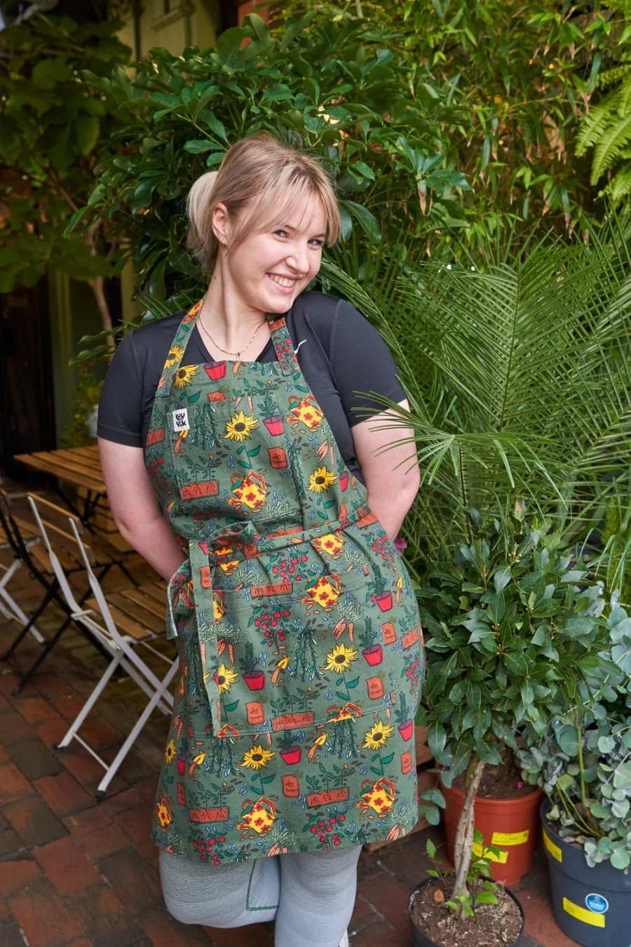 Lucy & Yak Women's Ada Apron - Black Deadstock Fabric with Girls & Gardens Print