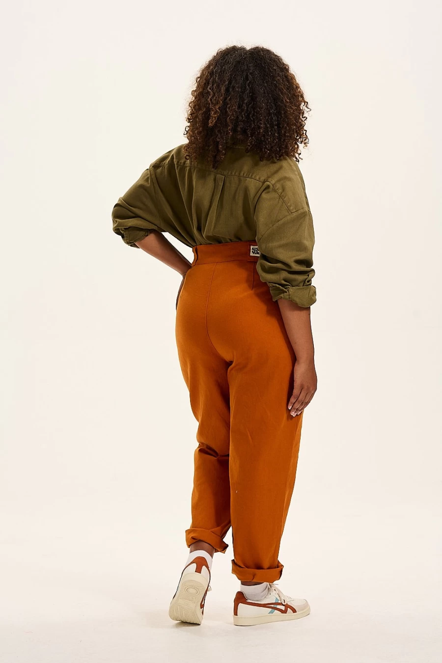 Lucy & Yak Women's Addison Tapered Jeans in Organic Twill - Autumn Maple Wash