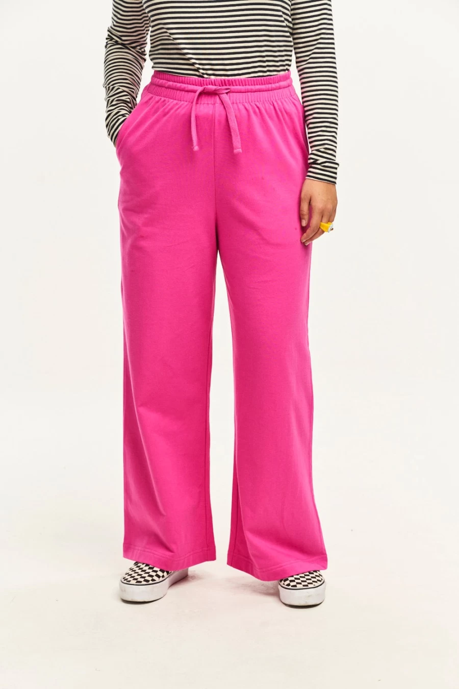 Lucy & Yak Women's Organic Cotton Larson Joggers in Power Pink - Sustainable Comfort
