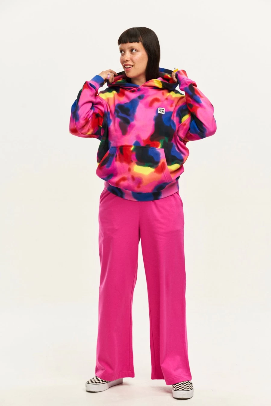 Lucy & Yak Women's Organic Cotton Larson Joggers in Power Pink - Sustainable Comfort