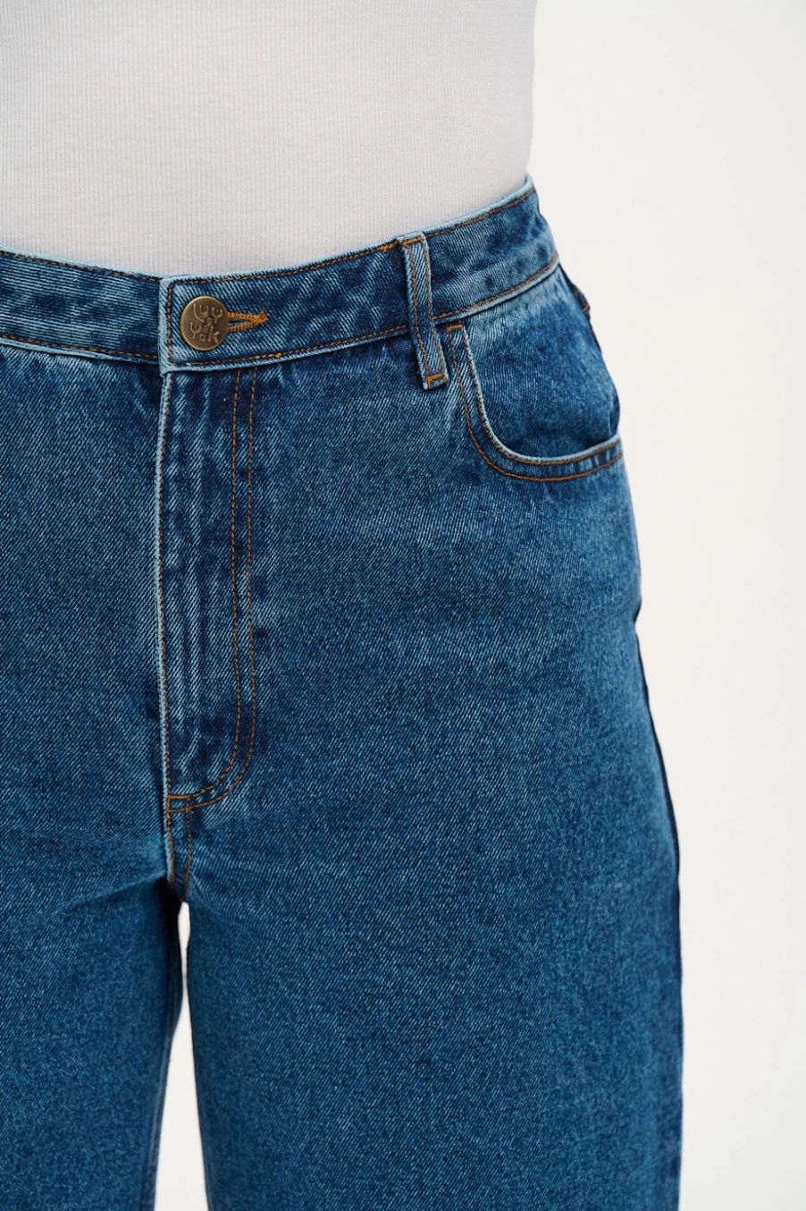 Lucy & Yak Women's Drew Organic Denim Jeans - Mid Wash Blue Straight Leg Pants