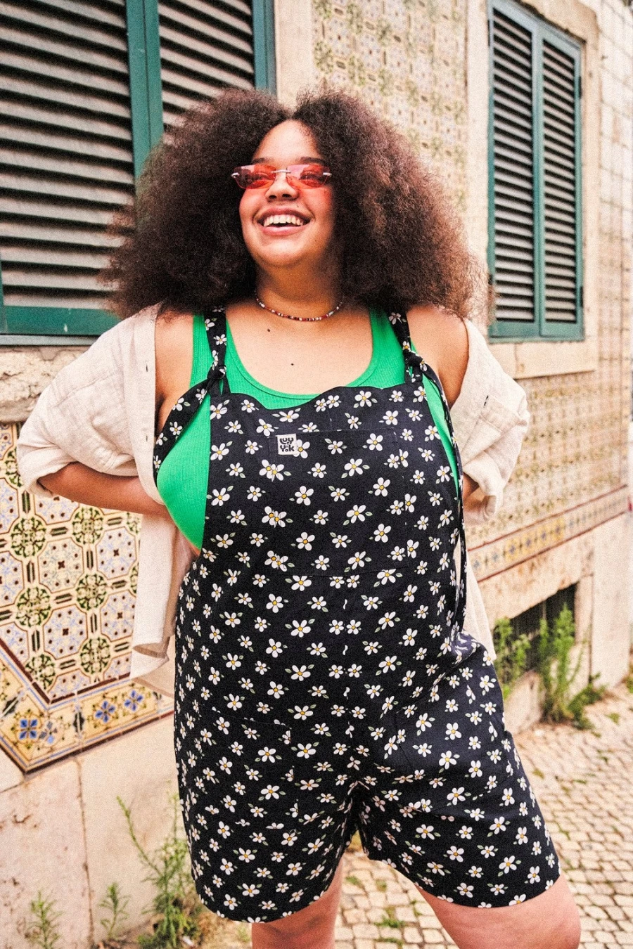 "Lucy & Yak Women's Original Dungaree Shorts: Organic Cotton Daisy Dream Print"