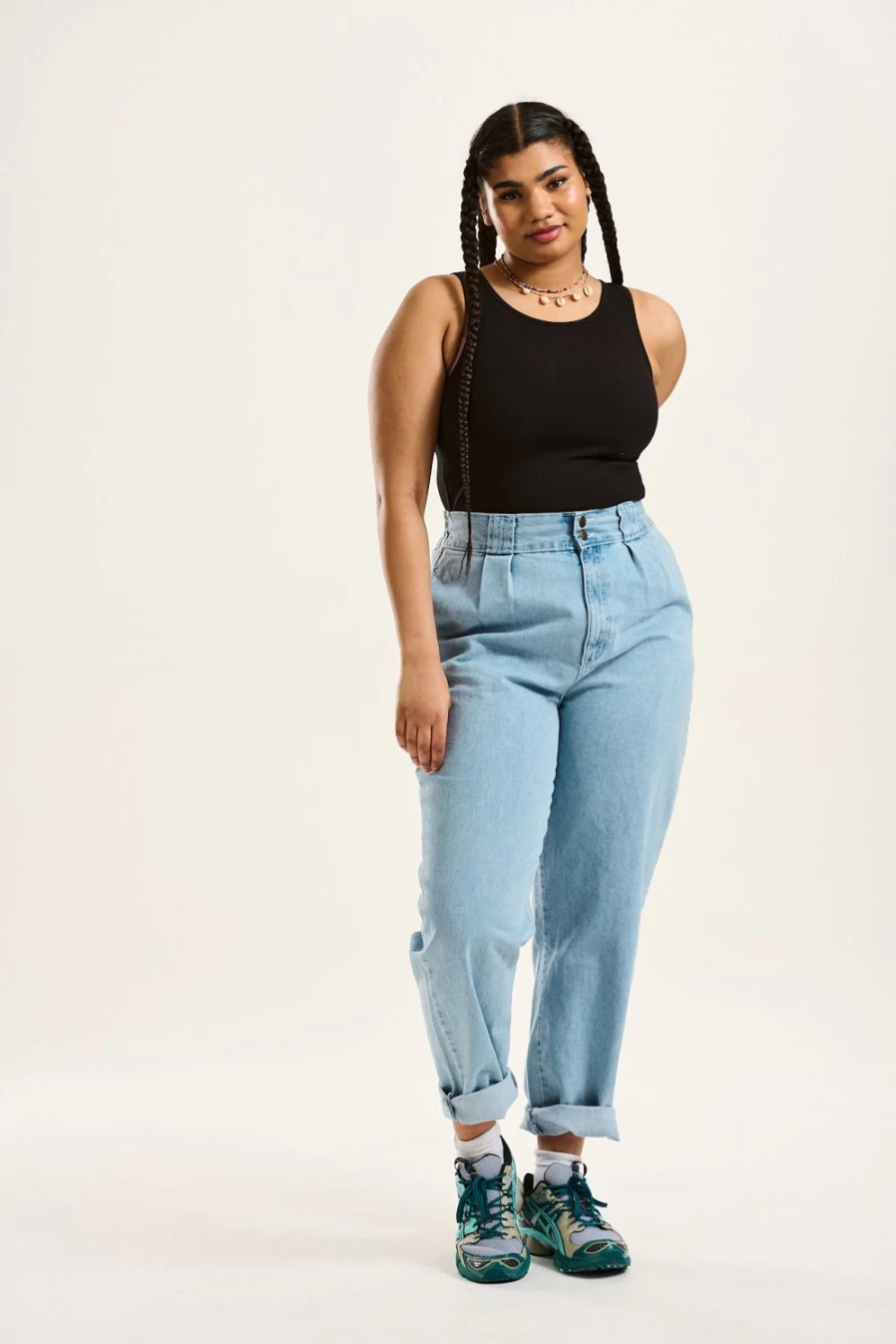 Lucy & Yak Women's Addison Tapered Jeans - Light Wash Blue Organic Denim